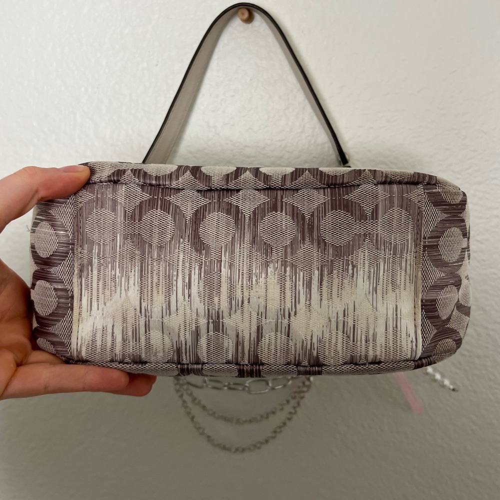 Coach Beige and Pink Shoulder Bag with Chain Detail - Picture 8 of 16